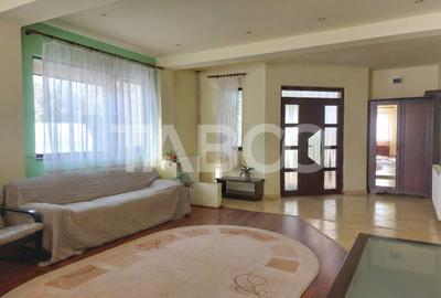 Casa 200 mpu 4 camere curte si gradina zona linistita Talmaciu - 2