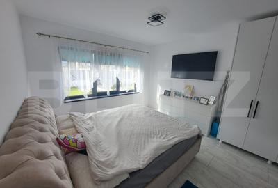 Casa parter cu priveliste spre munte,singur in curte - 11