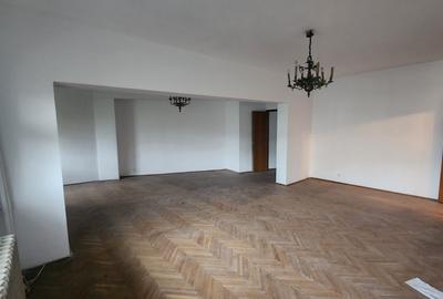 Apartament cu 3 camere circular în Cișmigiu