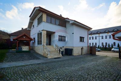 Casă individuală cu 4 camere în Cornești (Gârbău)