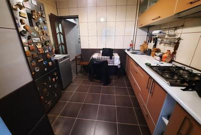 VANZARE 2 CAM BULEVARDUL TINERETULUI - 8