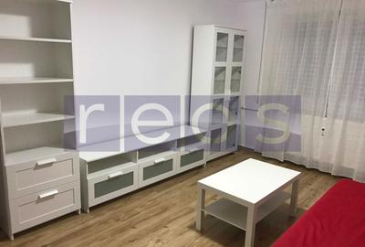 Apartament cu 3 camere decomandat în Tei