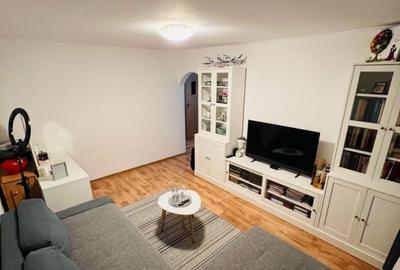 Apartament cu 2 camere decomandat, mobilat în Drumul Taberei