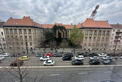 Oportunitate! 3 camere cu view spre Facultatea de Litere! 2800/mp ! - 2