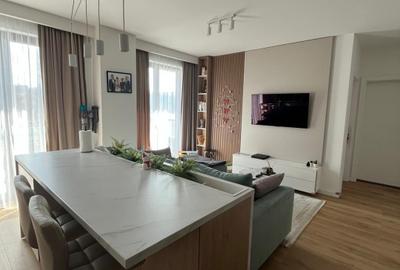 Apartament cu 3 camere semidecomandat, mobilat în Zorilor