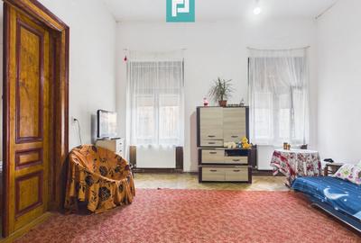 Apartament cu 2 camere,  75 mp, central, Arad - 1