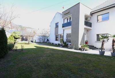 Vanzare Ultracentral orasul Piatra Neamt compus din 3000 mp teren si 4 cladiri - 17