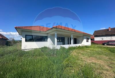 Casă  finisata - DE VANZARE in Lapusel - 9