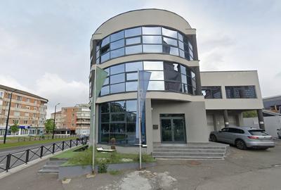 Spatiu comercial premium cu garaj de inchiriat pe str. Nufarului - 12
