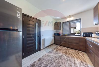 Casă / Vilă cu 4 camere de vânzare in Sanpetru - 5