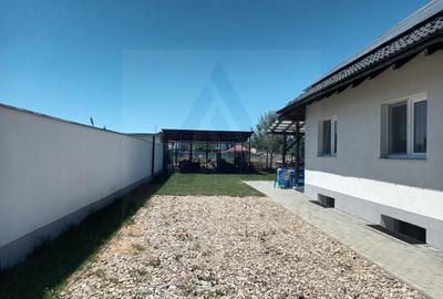Casă individuală cu 5 camere în Cristian