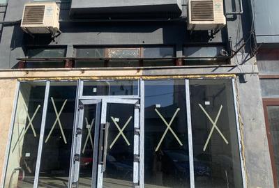 Spatiu Comercial 180 mp front stradal vitrina 6 m - 1