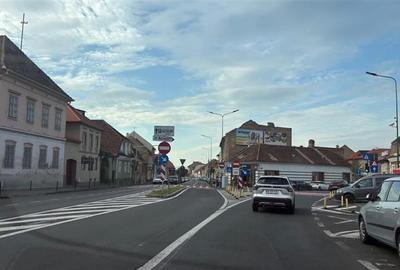 Apartament cu 3 camere decomandat în Centrul Istoric