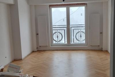 Ultracentral Unirii | 4 Camere Spațios cu Vedere la Parc | Bloc 1989 - 1