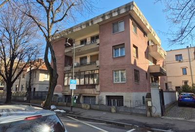 Deosebit Art-Deco 2 cam Dorobanti, Parter Inalt cu balcon inchis - 1