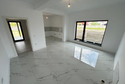 Duplex-3Cam-Mosnita Noua-Central-89MP-330 MP Teren--Terasa-160.000 Eur ! Neg - 1