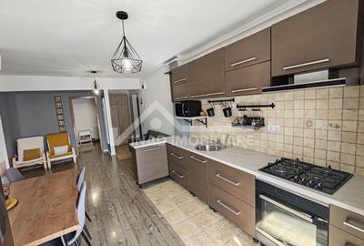 Apartament cu 2 camere+nisa de dormit, balcon, parcare, Str.Florilor - 1