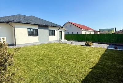 Casa de vanzare la intrare in Cumpana pe partea stanga - 4