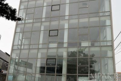 Cladire de birouri cu  spatii vitrate generoase in Zorilor. - 23