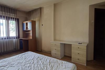 Apartament cu 3 camere - zona semicentrala - 19