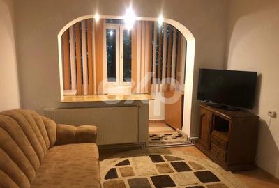 Apartament cu 3 camere semidecomandat, mobilat în Craiovei
