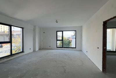Apartament cu 3 camere decomandat în Aviației