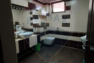 Spațiu comercial de închiriat - 30