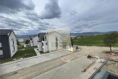 Apartament cu 2 camere decomandat în Cristian