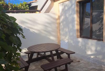 Trocadero - casa la sol, in apropiere de Lapusneanu - 1