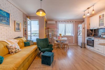 Apartament cu 3 camere semidecomandat, mobilat în Florești