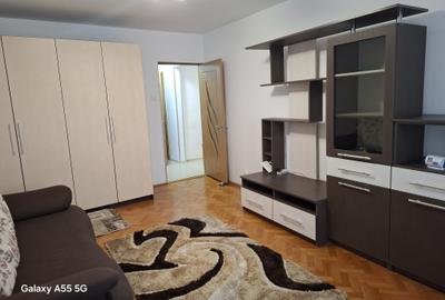 INCHIRIEZ apartament 2 camere,renovat, zona Calea Dumbravii