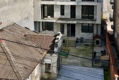 Vila cu potential rezidential sau investitie Faleza Nord 300 m de mare - 12