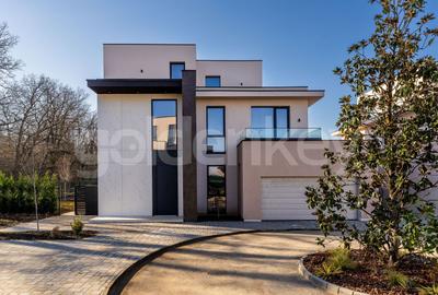 Vila noua ultra-finisata cu 8 camere | complex langa padure | Jacuzzi | piscina - 1