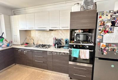 Apartament cu 3 camere decomandat, mobilat în Girocului
