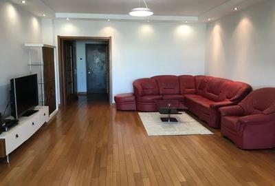 Apartament cu 3 camere semidecomandat în Grozăvești