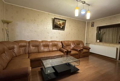 Apartament cu 3 camere decomandat, mobilat în Titan