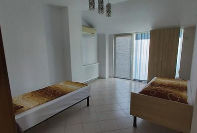 Cladire De Inchiriat - 33 Locuri - Piata Ovidiu - Ideal Echipa Muncitori - 1