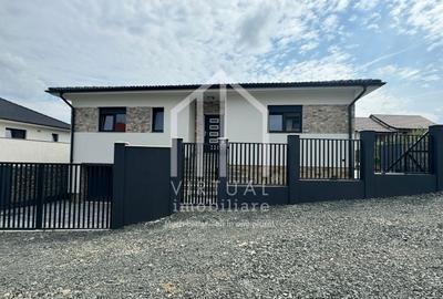 Casa individuala superba in Selimbar- 4 camere, 2 bai, garaj, terasa - 2