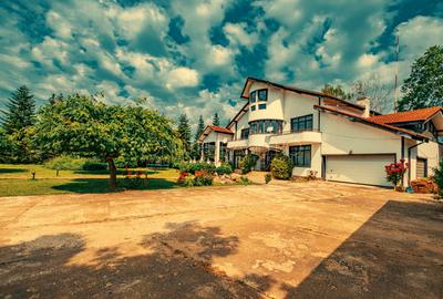 Casa superba cu vedere la lac in Izvorani – piscina, natura,si potential imens! - 4