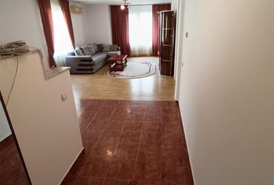 Apartament spatios de 3 camere, str. Bistritei - 4
