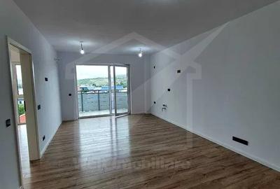 Apartament cu 2 camere semidecomandat, mobilat în Mărăști