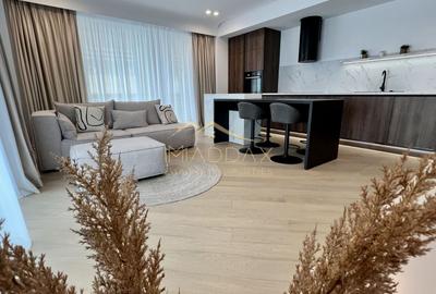 Apartament cu 3 camere semidecomandat, mobilat în Iancu Nicolae