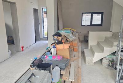 Vand casa in duplex in Deva, semifinisata, zona Garii (peste linia ferata), P+E - 4
