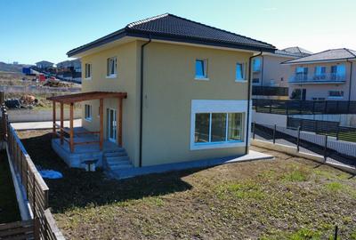 Vand casa individuala comision 0% - 6