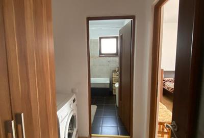 Apartament de 65 mp utili,parcare inclusa,etaj intermediar - 10
