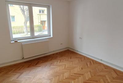 Casa renovata cu curte si garaj - 5