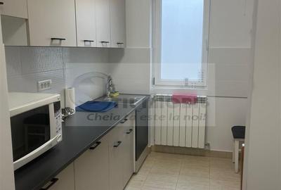 Apartament cu 2 camere semidecomandat, mobilat în Tătărași