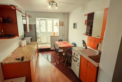 Apartament 4 cam. Titan Auchan cu loc de parcare bloc reabilitat - 5