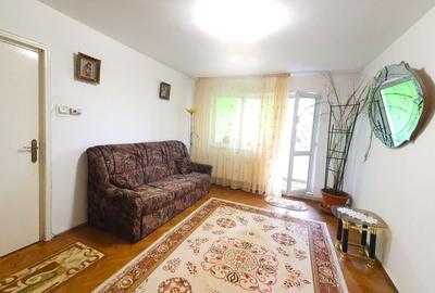 Apartament luminos cu vedere spre biserică, într-un cartier verde și liniștit. - 3