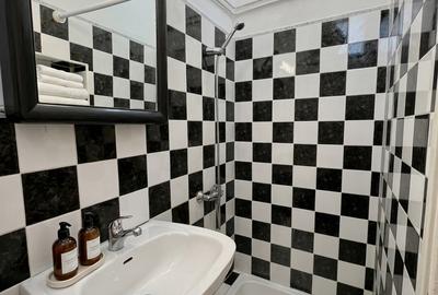 Garsonieră 44MP ,parcare Privata, Piața Romana - 16